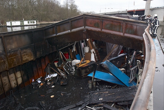 2010/60/20100315 101 Scheepsbrand Nieuwemeerdijk.jpg